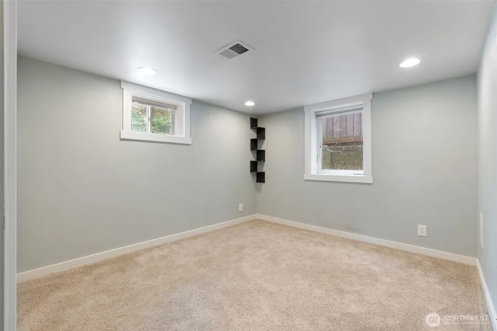 647 23rd Avenue Longview, WA 98632