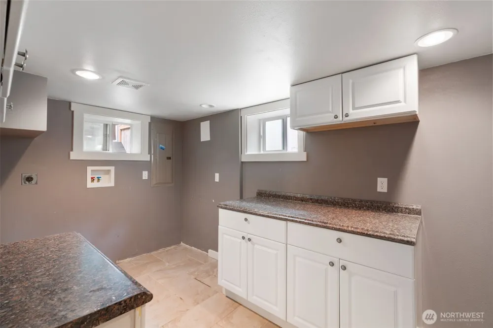 647 23rd Avenue Longview, WA 98632