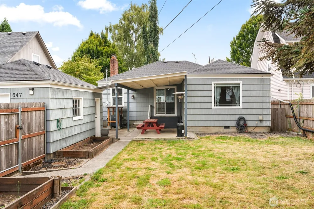 647 23rd Avenue Longview, WA 98632