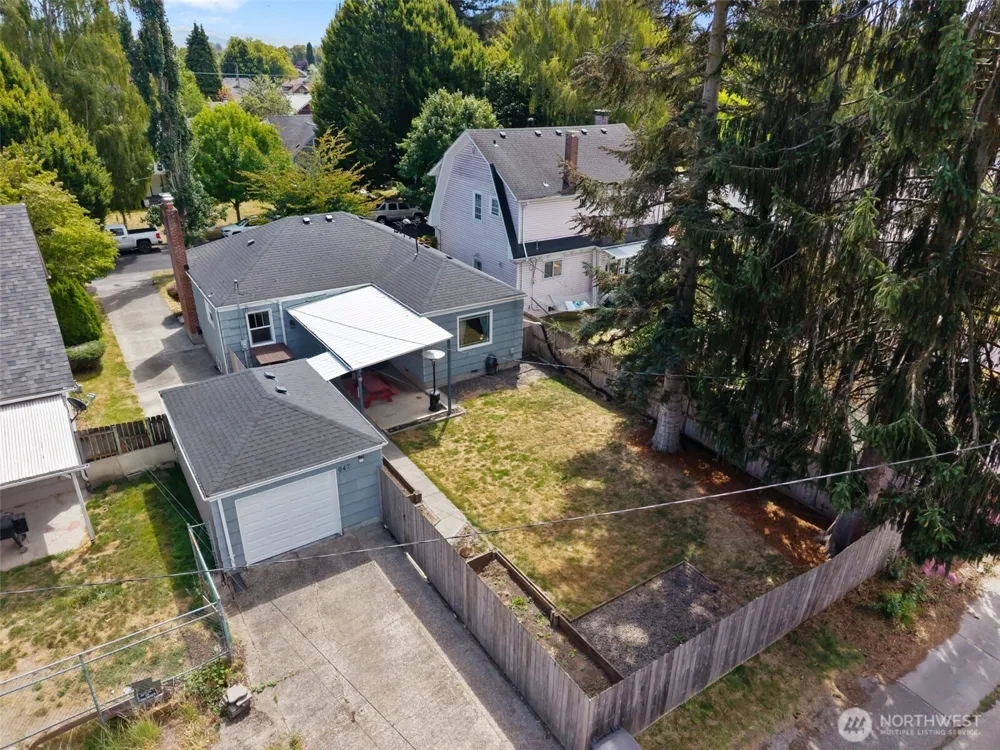 647 23rd Avenue Longview, WA 98632