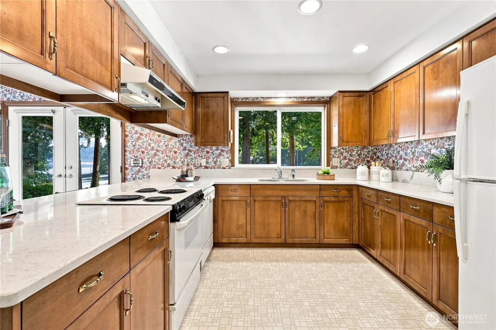 16406 Thorpe Road NE Poulsbo, WA 98370