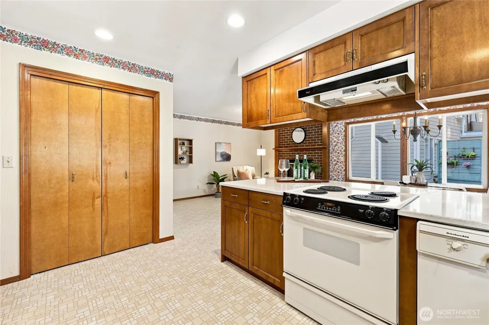 16406 Thorpe Road NE Poulsbo, WA 98370