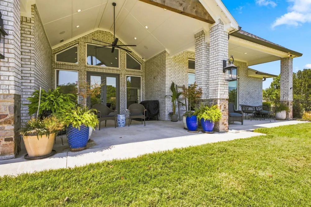 215 Tonkawa Trail Corsicana, TX 75109