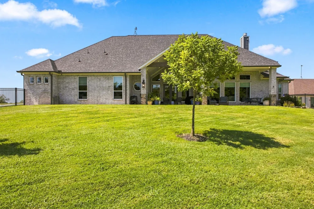 215 Tonkawa Trail Corsicana, TX 75109