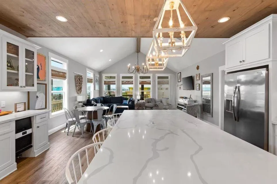 970 Pelican Lane Crystal Beach, TX 77650