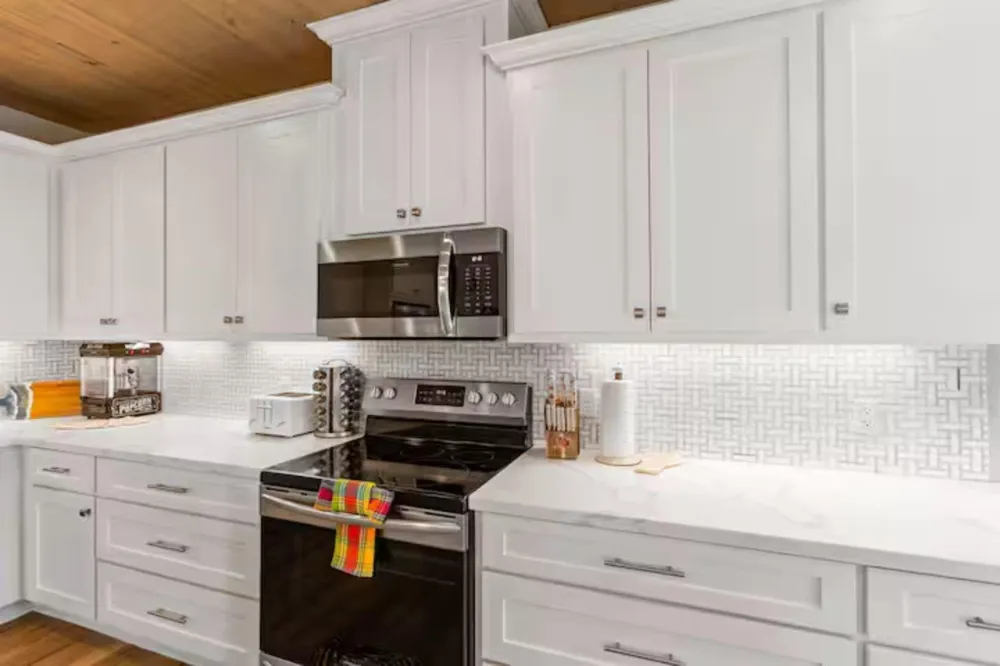 970 Pelican Lane Crystal Beach, TX 77650