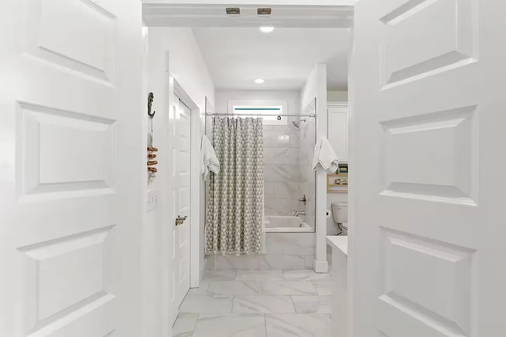 970 Pelican Lane Crystal Beach, TX 77650