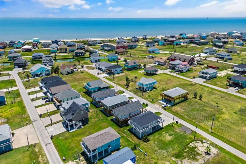 970 Pelican Lane Crystal Beach, TX 77650