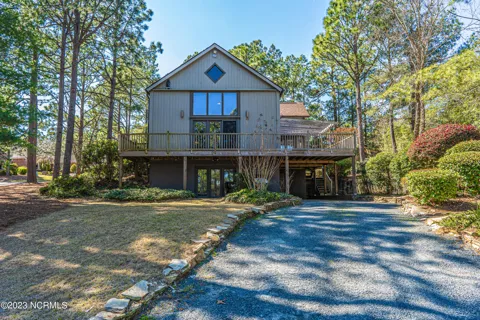 19 Shenecossett Lane