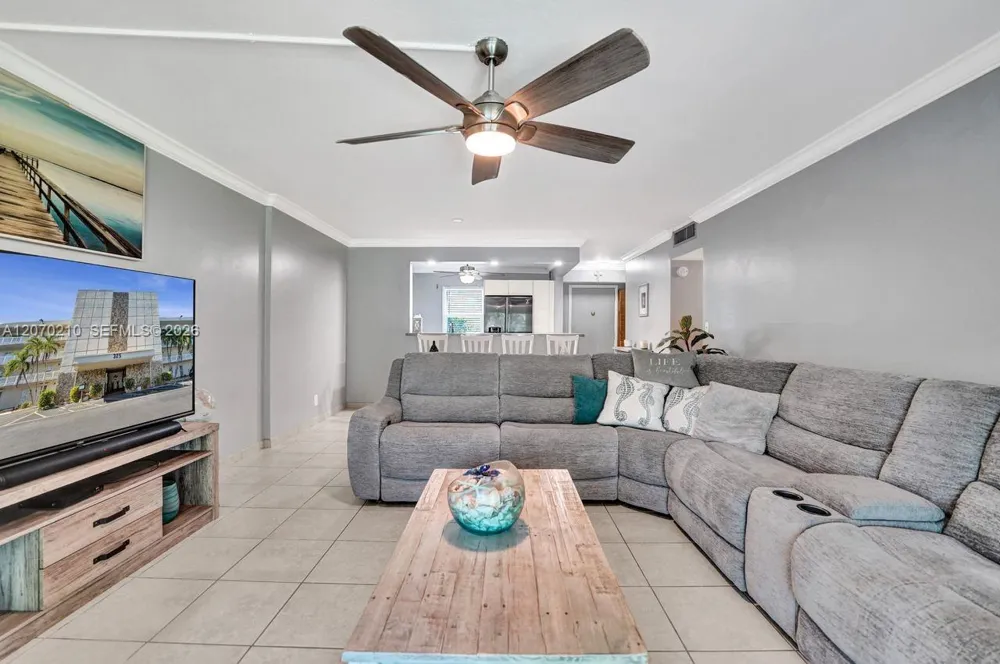 325 SE 11th Ter #107 Dania Beach, FL 33004