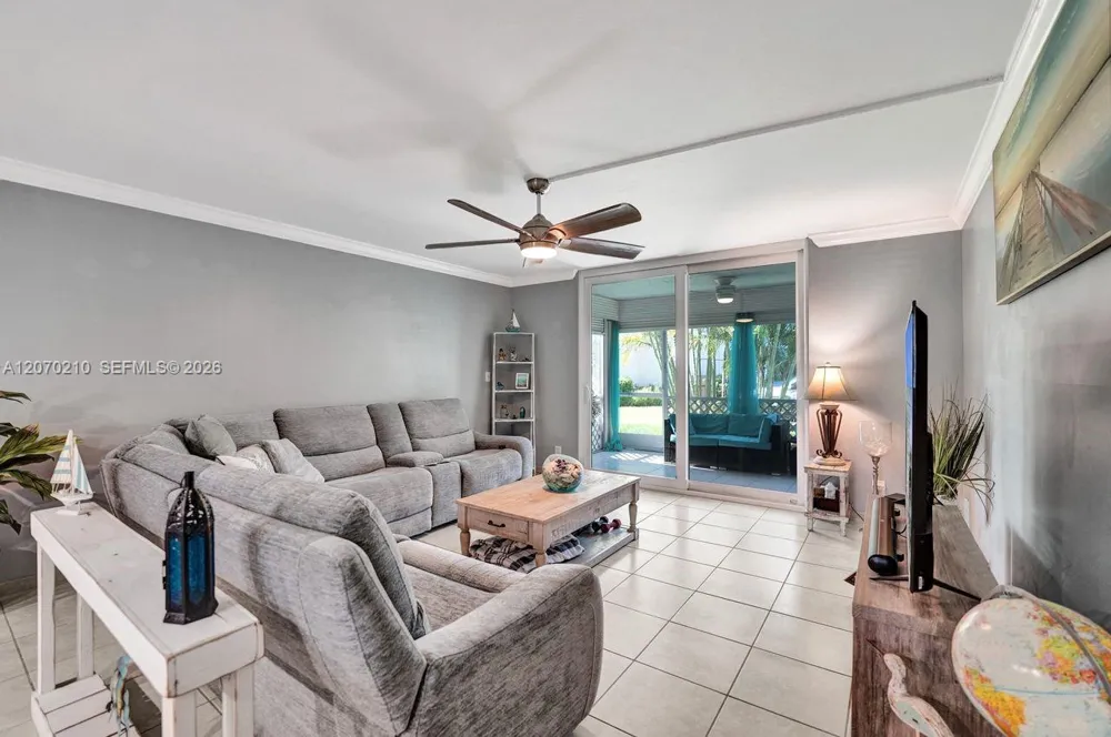 325 SE 11th Ter #107 Dania Beach, FL 33004