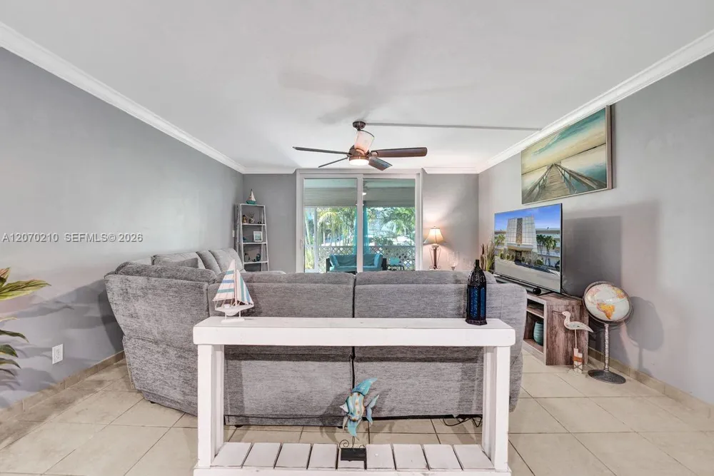 325 SE 11th Ter #107 Dania Beach, FL 33004