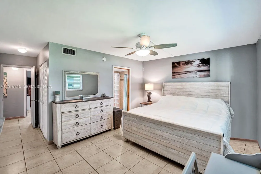 325 SE 11th Ter #107 Dania Beach, FL 33004