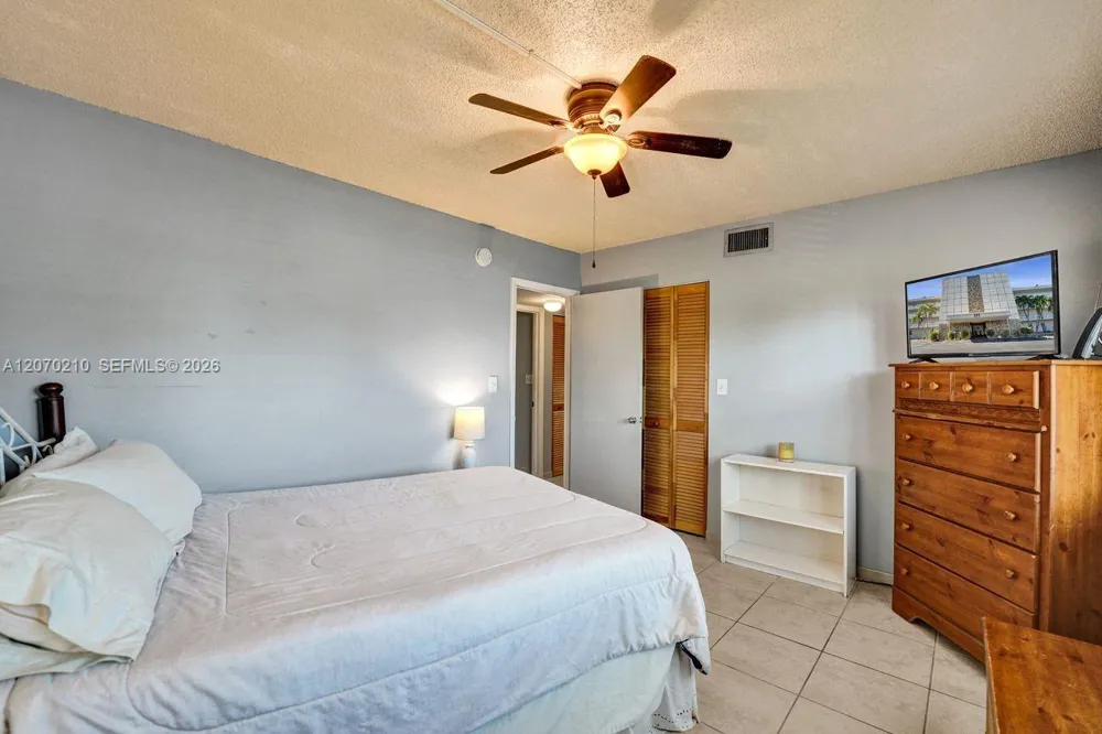 325 SE 11th Ter #107 Dania Beach, FL 33004