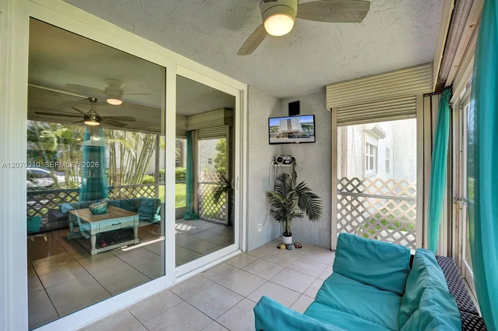 325 SE 11th Ter #107 Dania Beach, FL 33004