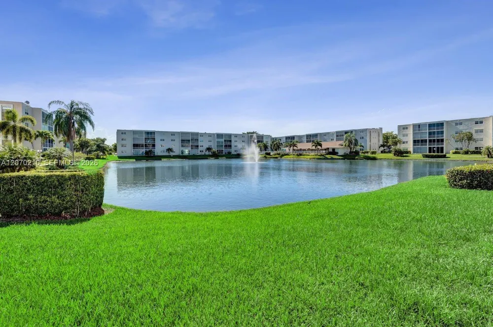 325 SE 11th Ter #107 Dania Beach, FL 33004