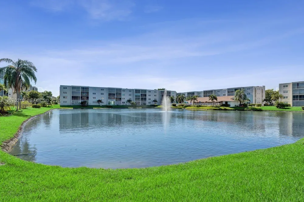 325 SE 11th Ter #107 Dania Beach, FL 33004