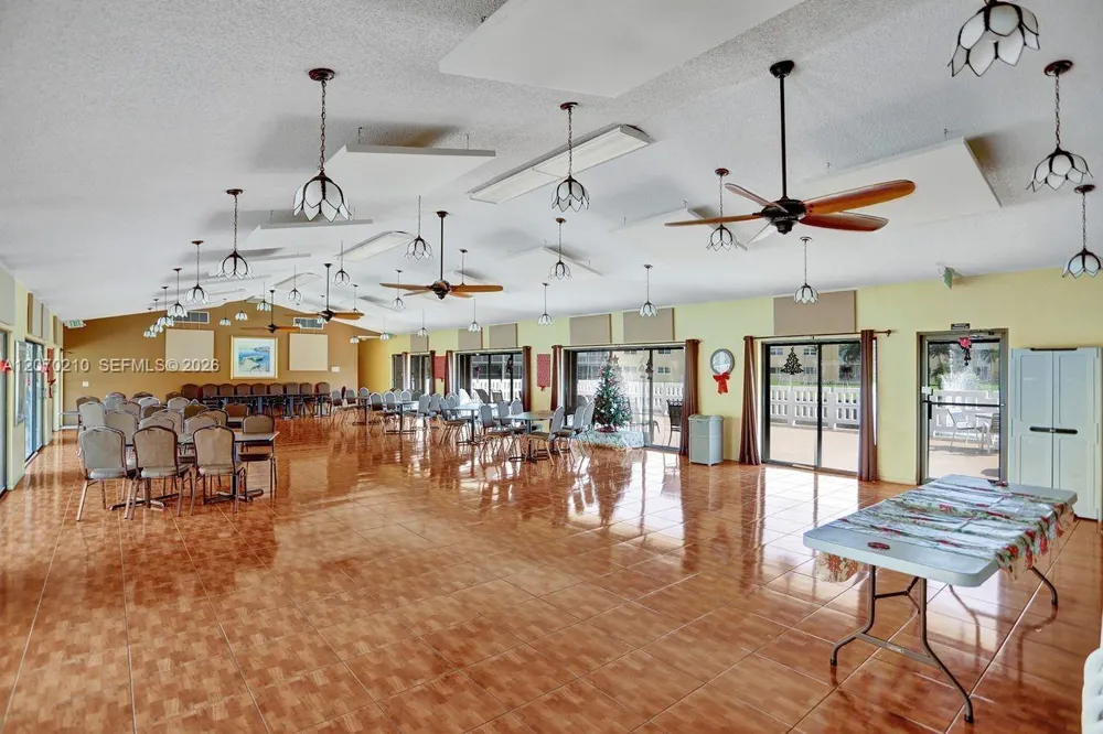 325 SE 11th Ter #107 Dania Beach, FL 33004