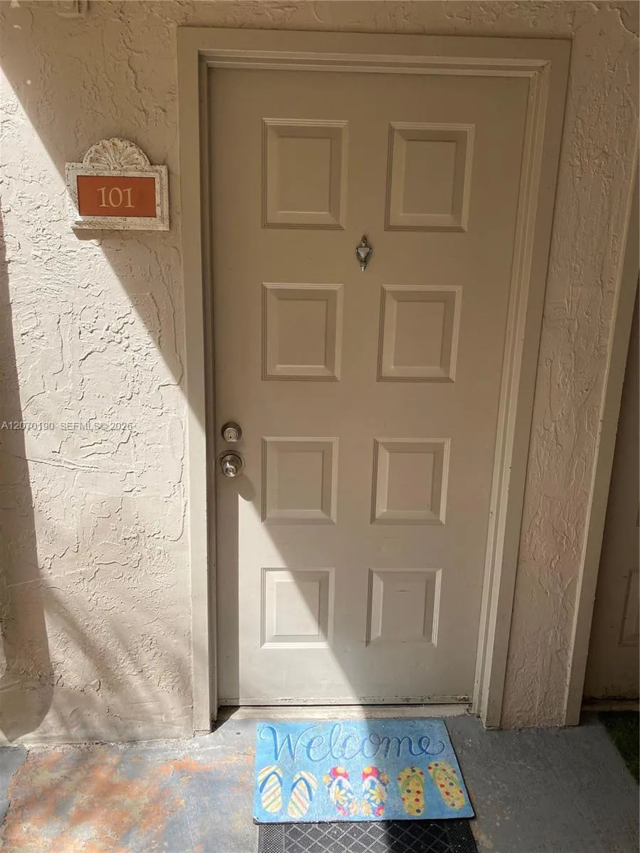 8245 Lake Dr #101 Doral, FL 33166