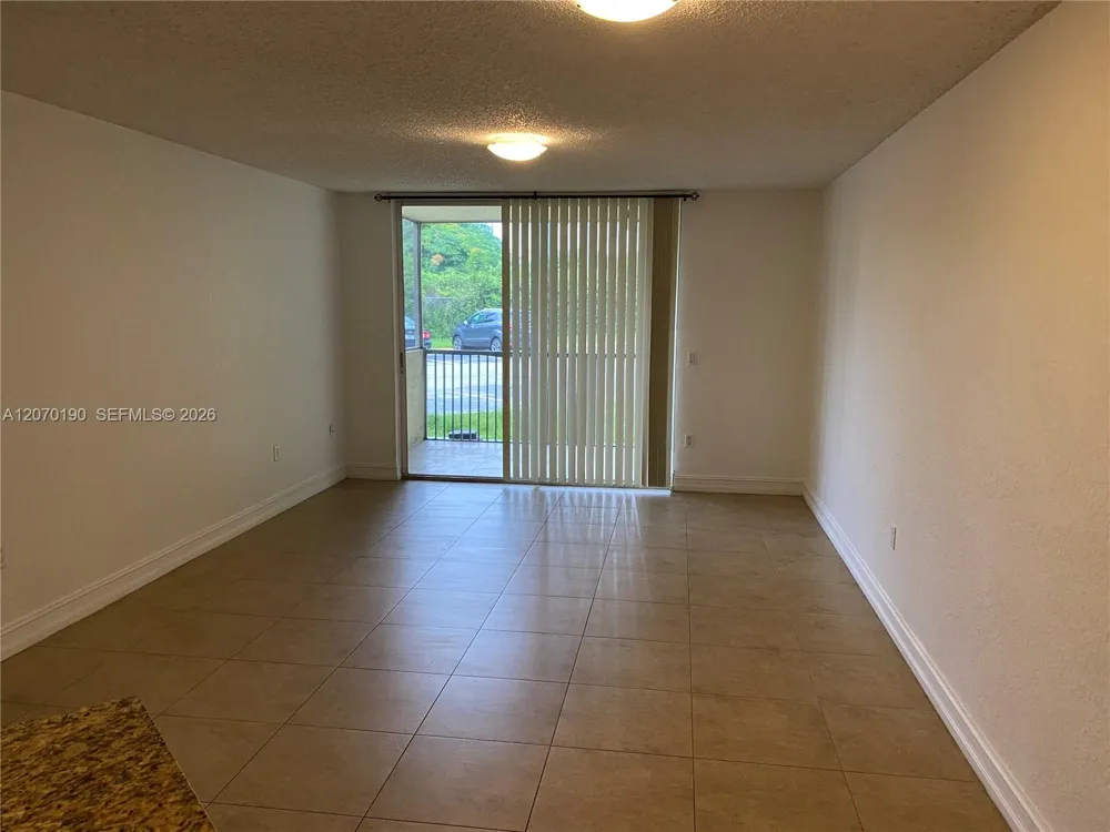 8245 Lake Dr #101 Doral, FL 33166