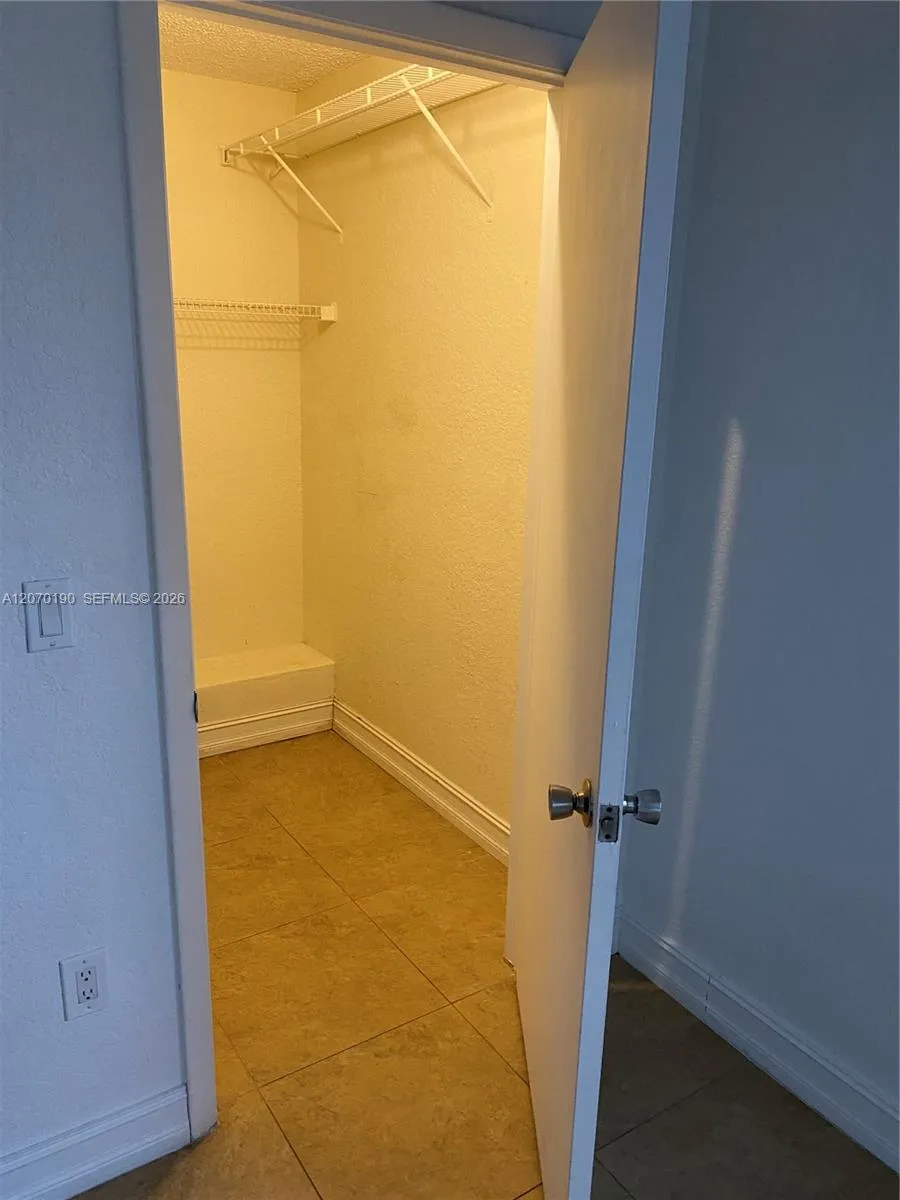 8245 Lake Dr #101 Doral, FL 33166