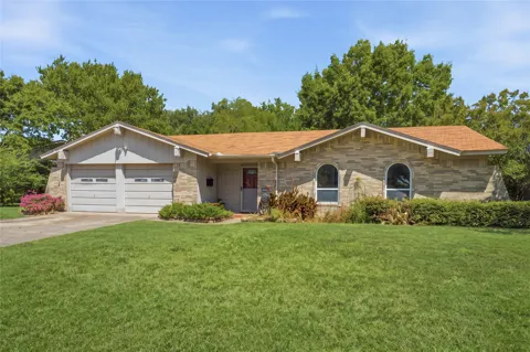 2015 Inverness Drive