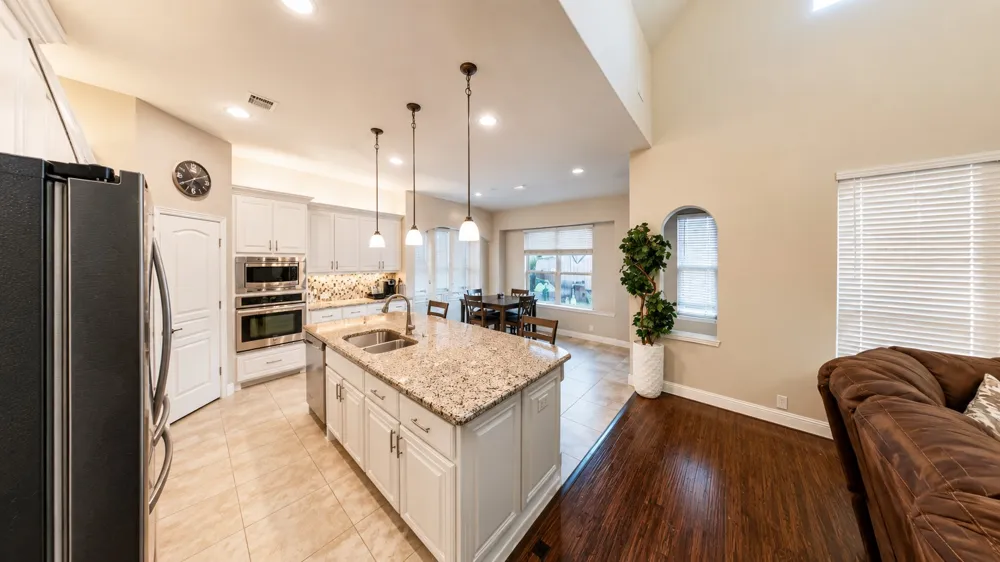1917 Sunflower Drive Glenn Heights, TX 75154