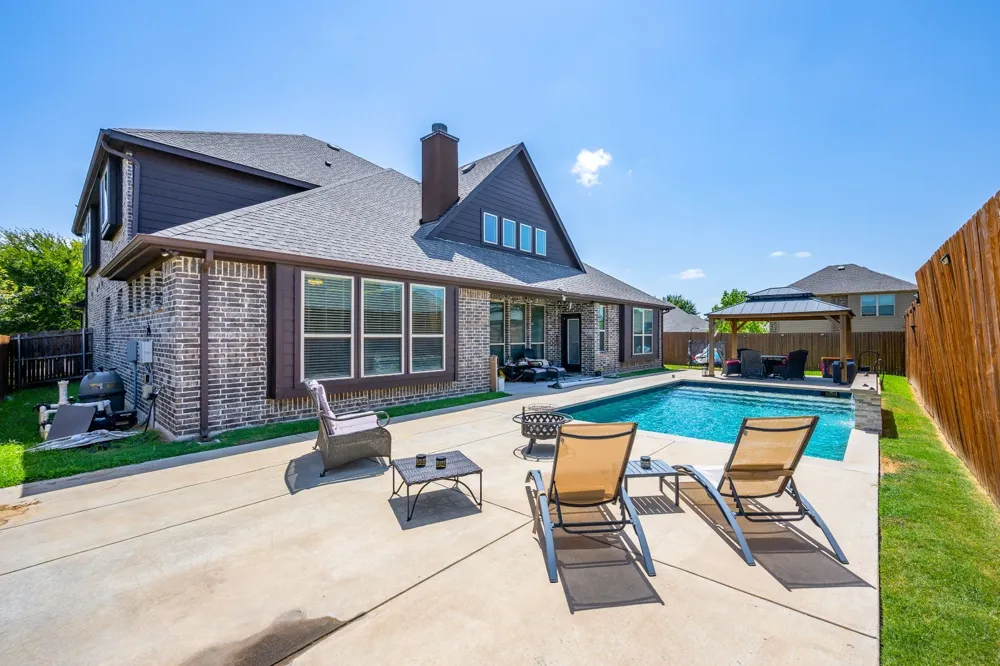 1917 Sunflower Drive Glenn Heights, TX 75154