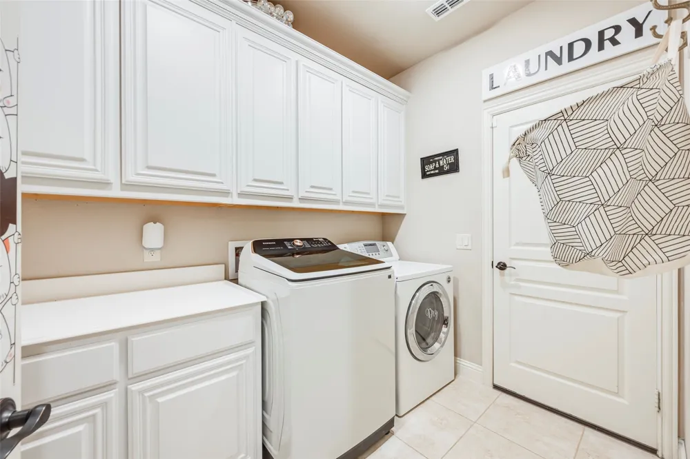 1917 Sunflower Drive Glenn Heights, TX 75154