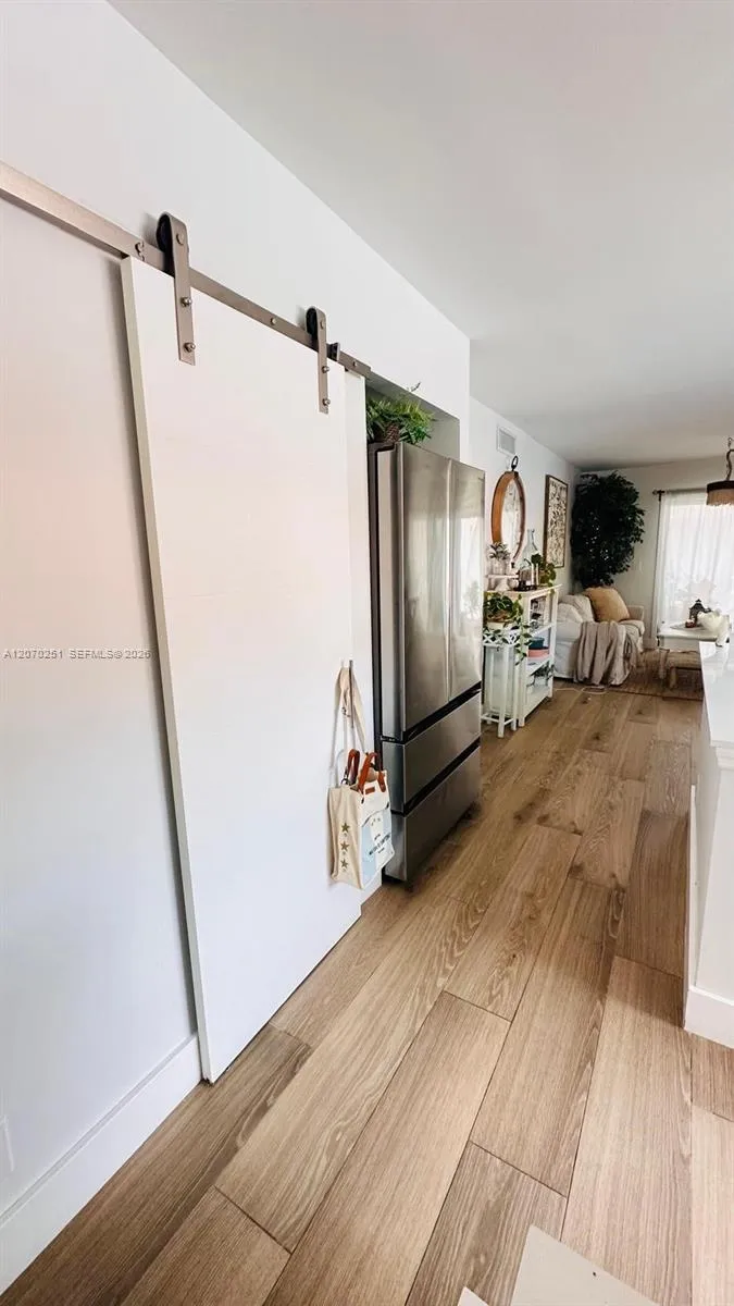 223 Lakeview Dr #204 Weston, FL 33326