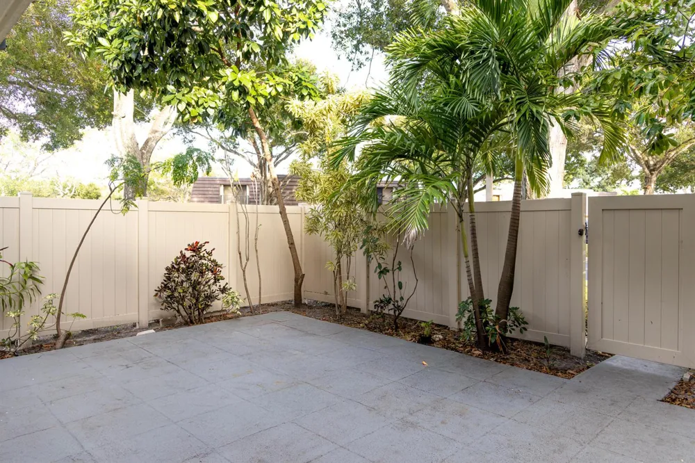 7406 74TH WAY West Palm Beach, FL 33407