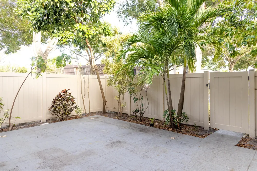 7406 74TH WAY West Palm Beach, FL 33407
