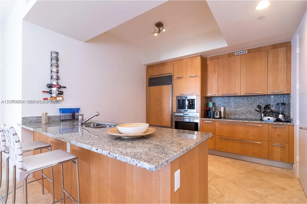 15811 Collins Ave #2103 Sunny Isles Beach, FL 33160