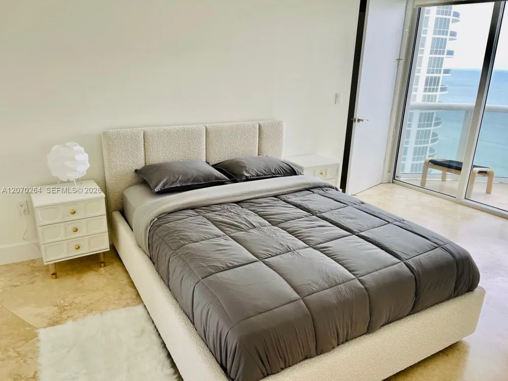15811 Collins Ave #2103 Sunny Isles Beach, FL 33160