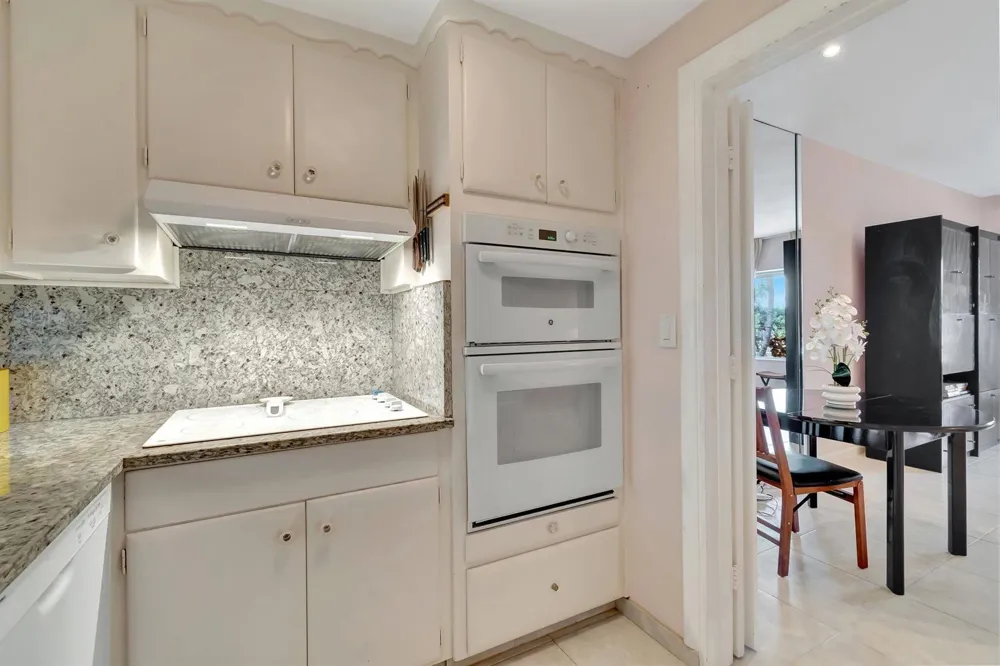 2711 S Ocean Boulevard #0020 Highland Beach, FL 33487