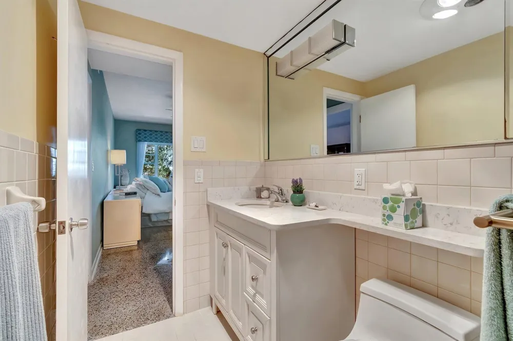 2711 S Ocean Boulevard #0020 Highland Beach, FL 33487