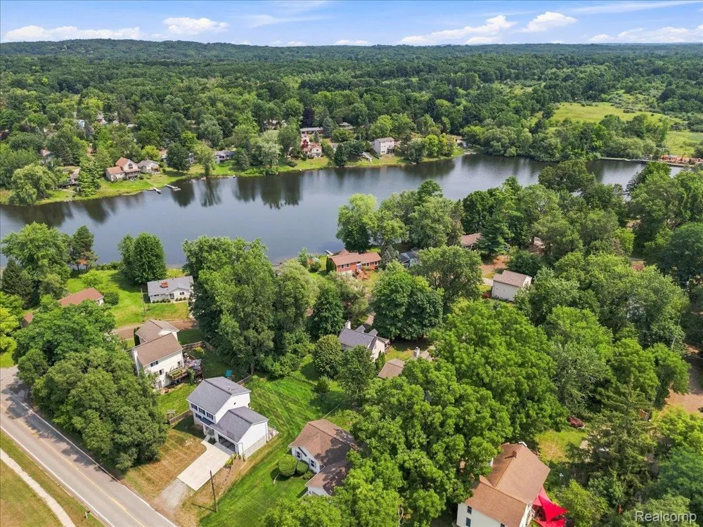 1255 Paul Boulevard Orion Charter Township, MI 48362