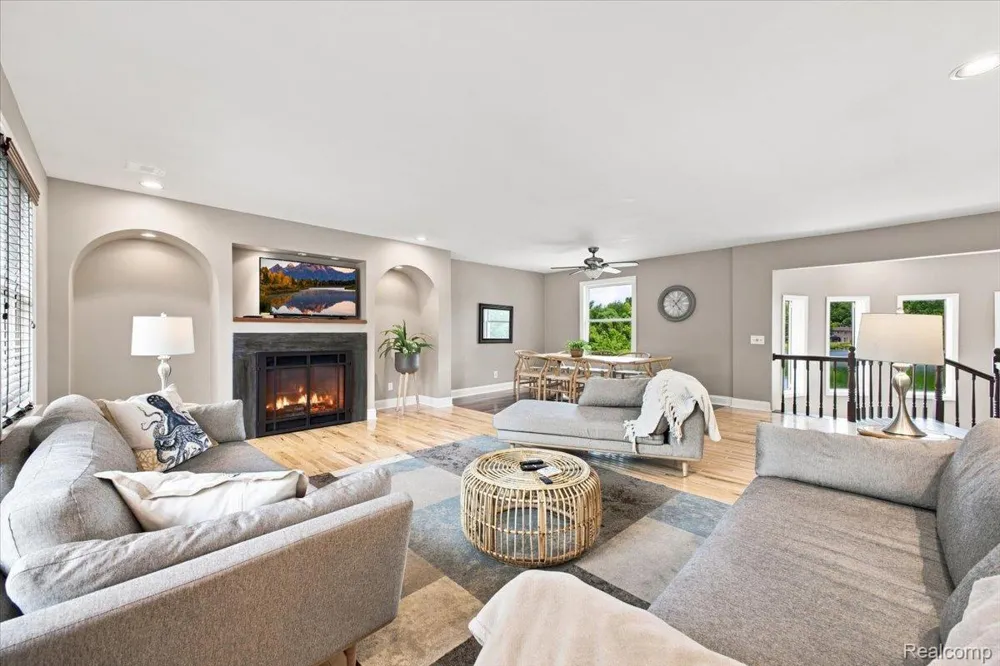 1255 Paul Boulevard Orion Charter Township, MI 48362
