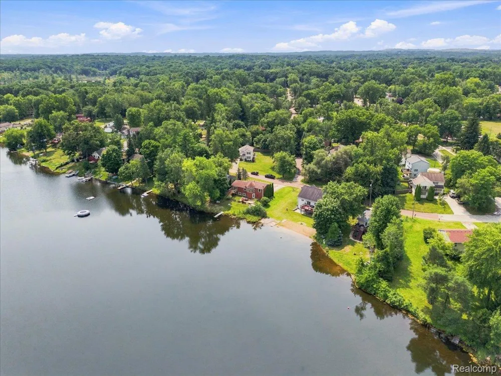 1255 Paul Boulevard Orion Charter Township, MI 48362