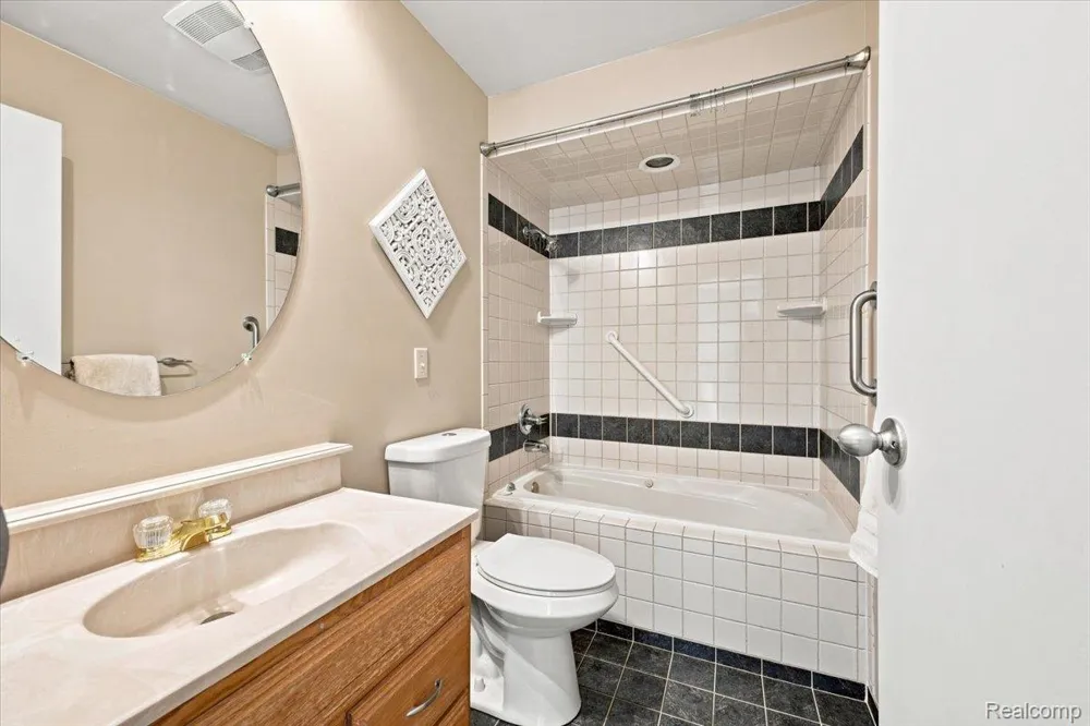 1255 Paul Boulevard Orion Charter Township, MI 48362