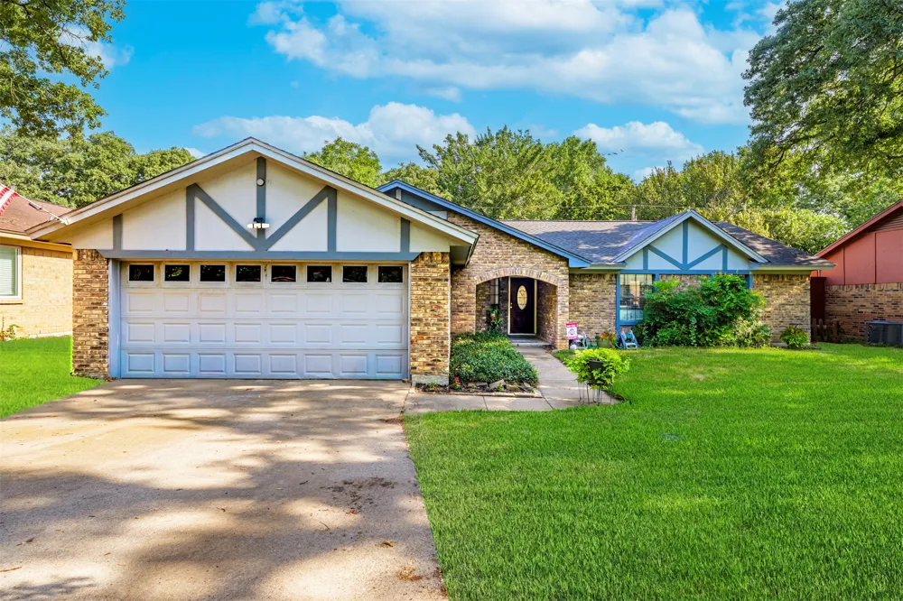 5903 Pleasant Wood Trail Arlington, TX 76016