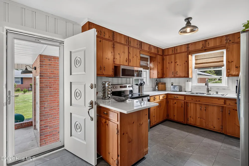 112 Barbara Avenue Midway Park, NC 28544