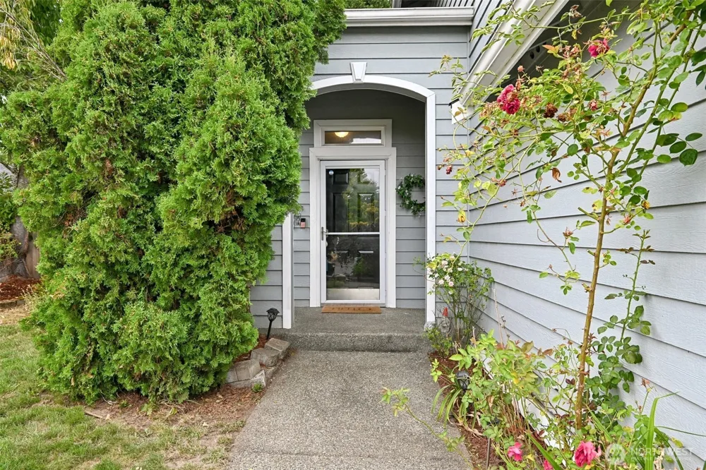 508 Eldredge Avenue NW Orting, WA 98360