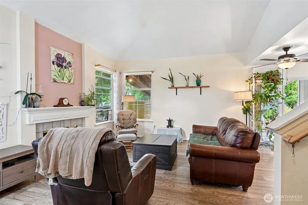 508 Eldredge Avenue NW Orting, WA 98360