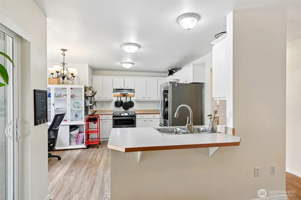 508 Eldredge Avenue NW Orting, WA 98360