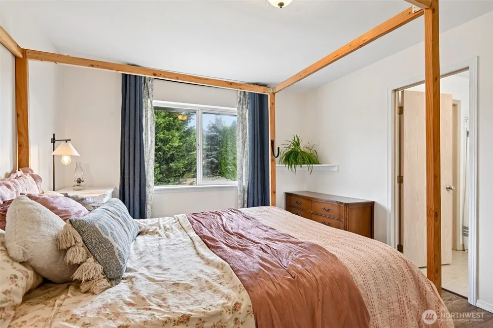 508 Eldredge Avenue NW Orting, WA 98360