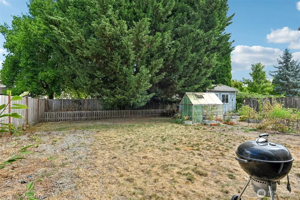 508 Eldredge Avenue NW Orting, WA 98360
