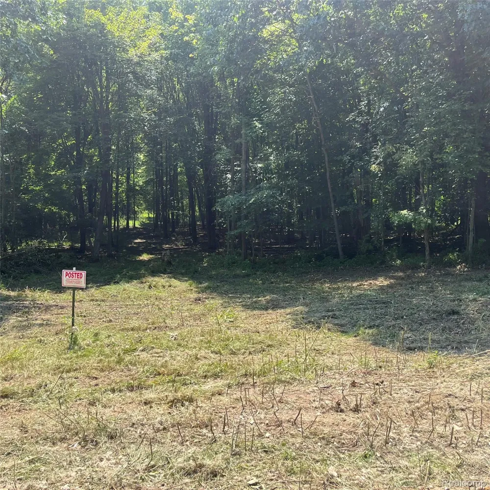 1255 Houghton Trail Groveland Township, MI 48462