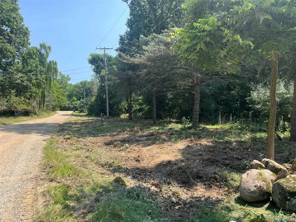 1255 Houghton Trail Groveland Township, MI 48462