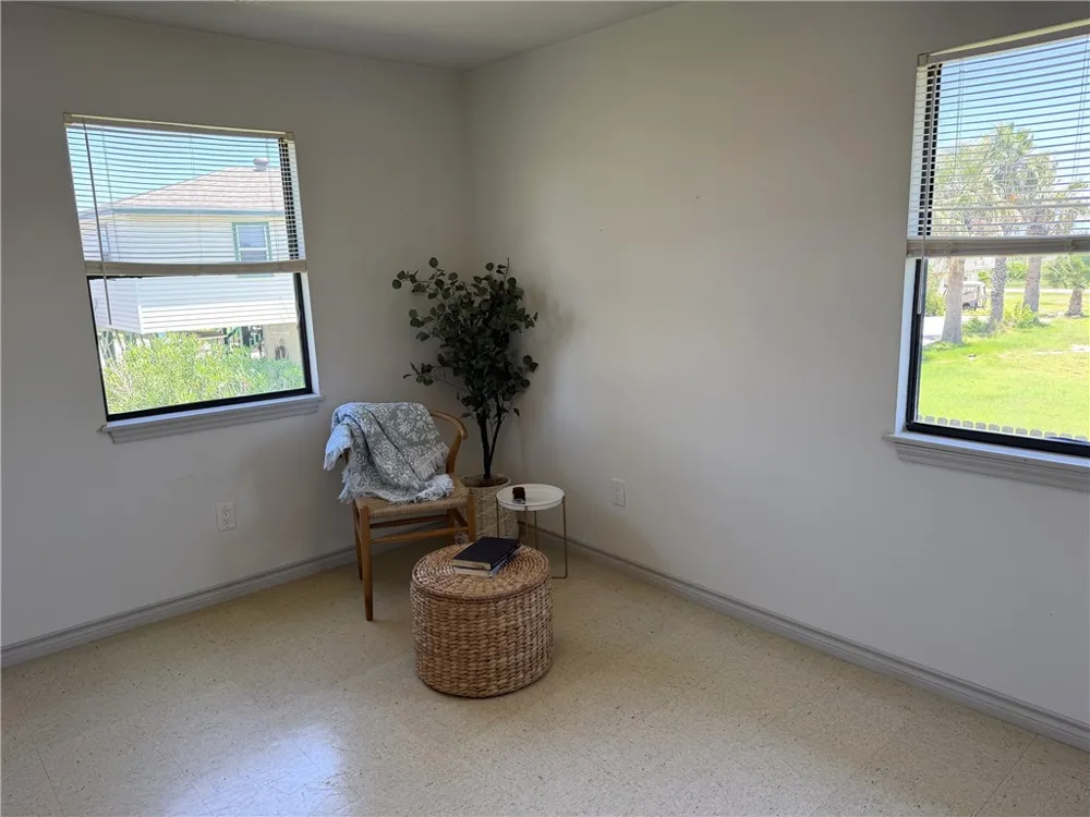 624 Sandpiper Circle Port Aransas, TX 78373